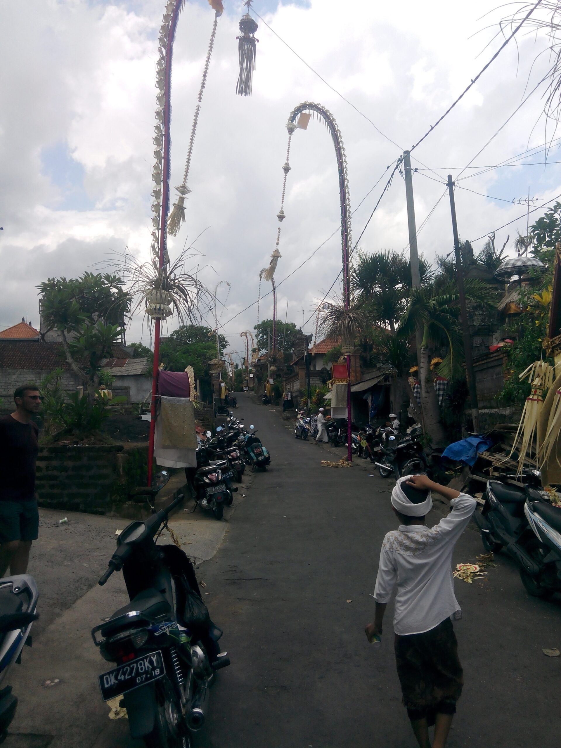 IMG_20160220_125126.jpg Ubud main road
