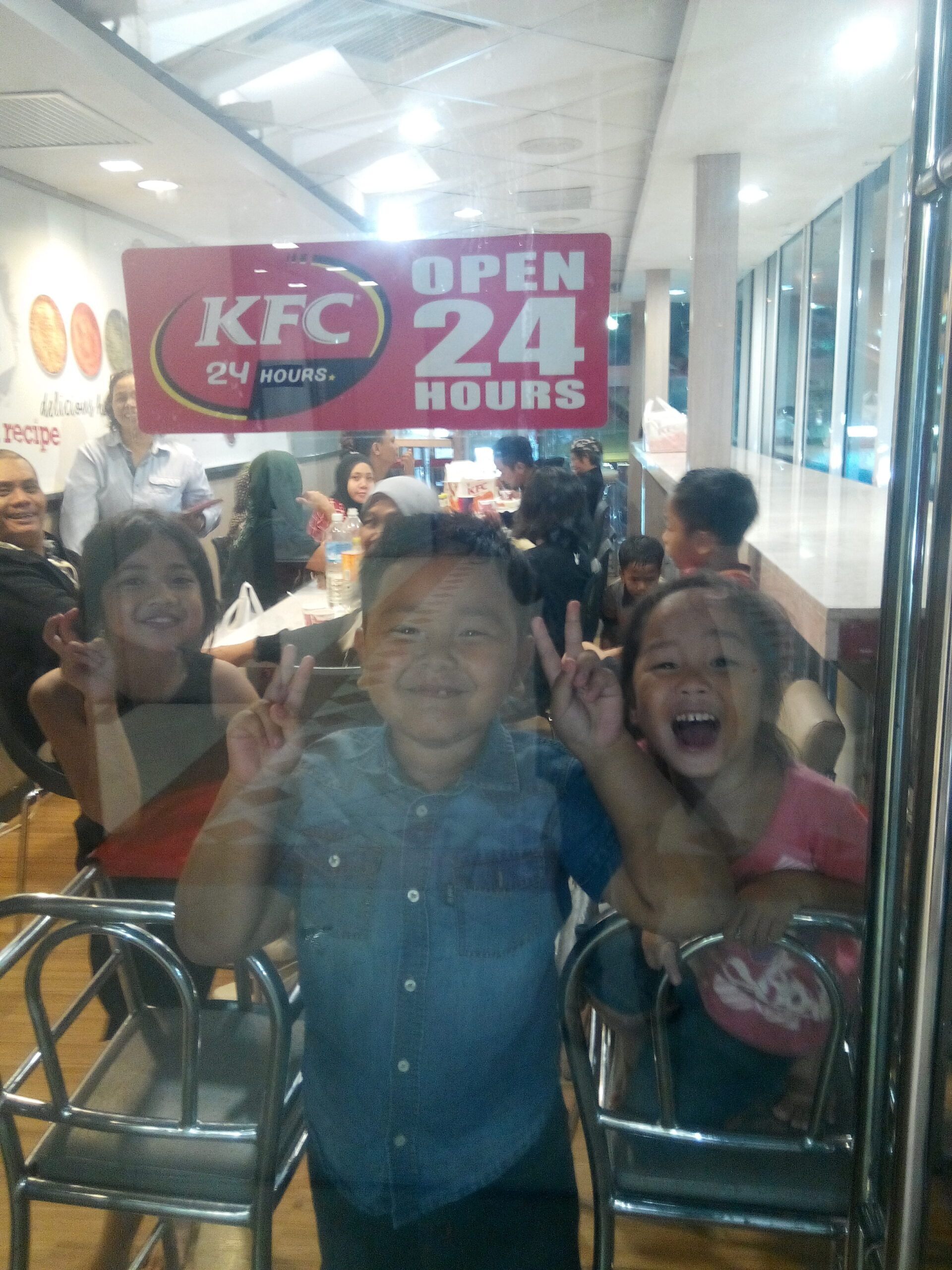 IMG_20160304_194818.jpg KFC Kuching Borneo
