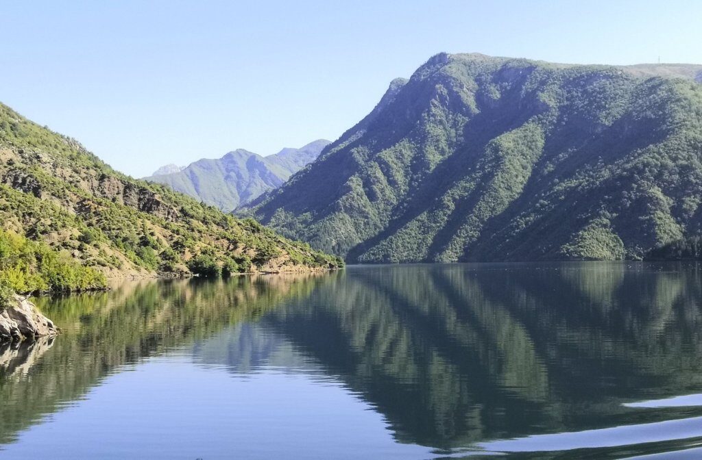 Komani lake, Albanian bloody Airways, and rest in peace Queen Elizabeth. 20 image editor output image 108470349 16627026847283620060094397191863 5656562