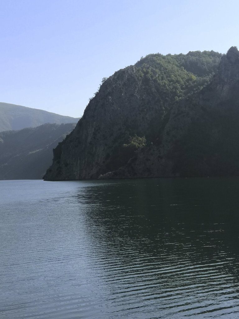 Komani lake, Albanian bloody Airways, and rest in peace Queen Elizabeth. 15 img 20220908 0934211573620708495764380 8189096
