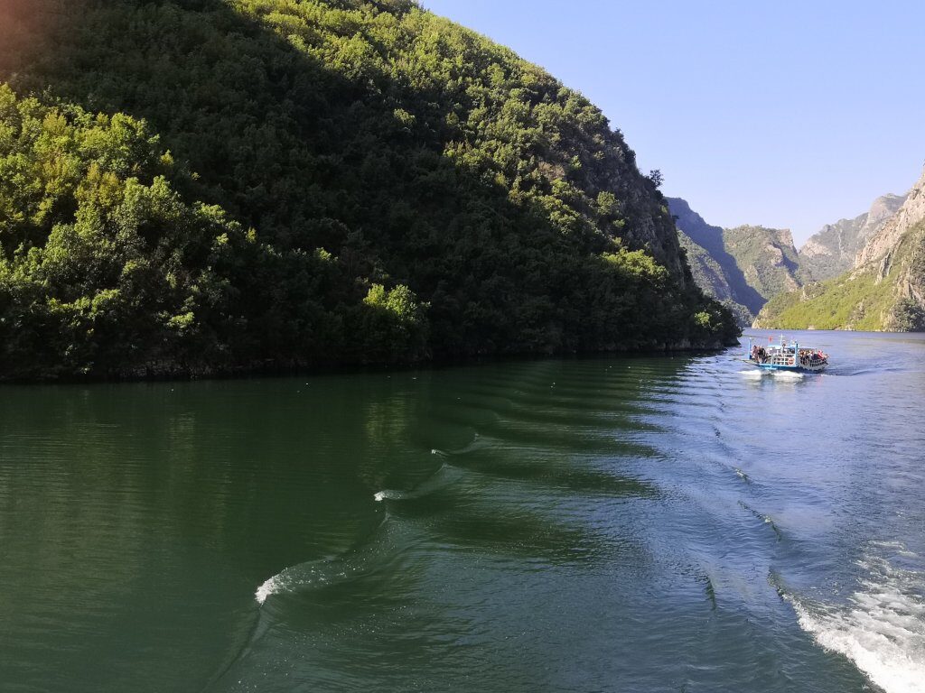 Komani lake, Albanian bloody Airways, and rest in peace Queen Elizabeth. 16 img 20220908 0934428384888086556487936 1080277