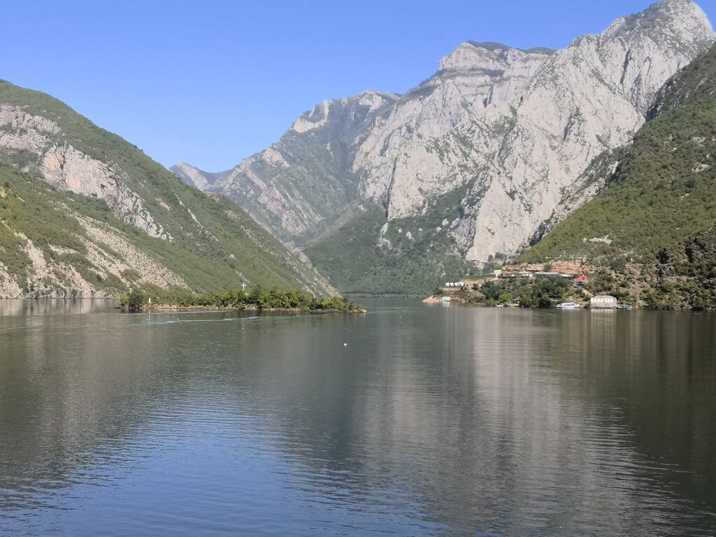Komani lake, Albanian bloody Airways, and rest in peace Queen Elizabeth. 24 img 20220908 0959098742854932111796537 9320723