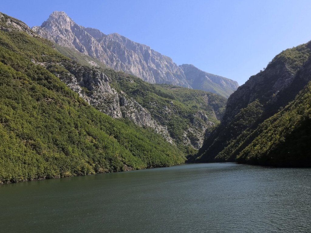 Komani lake, Albanian bloody Airways, and rest in peace Queen Elizabeth. 37 img 20220908 1041226229528568243607363 9544296