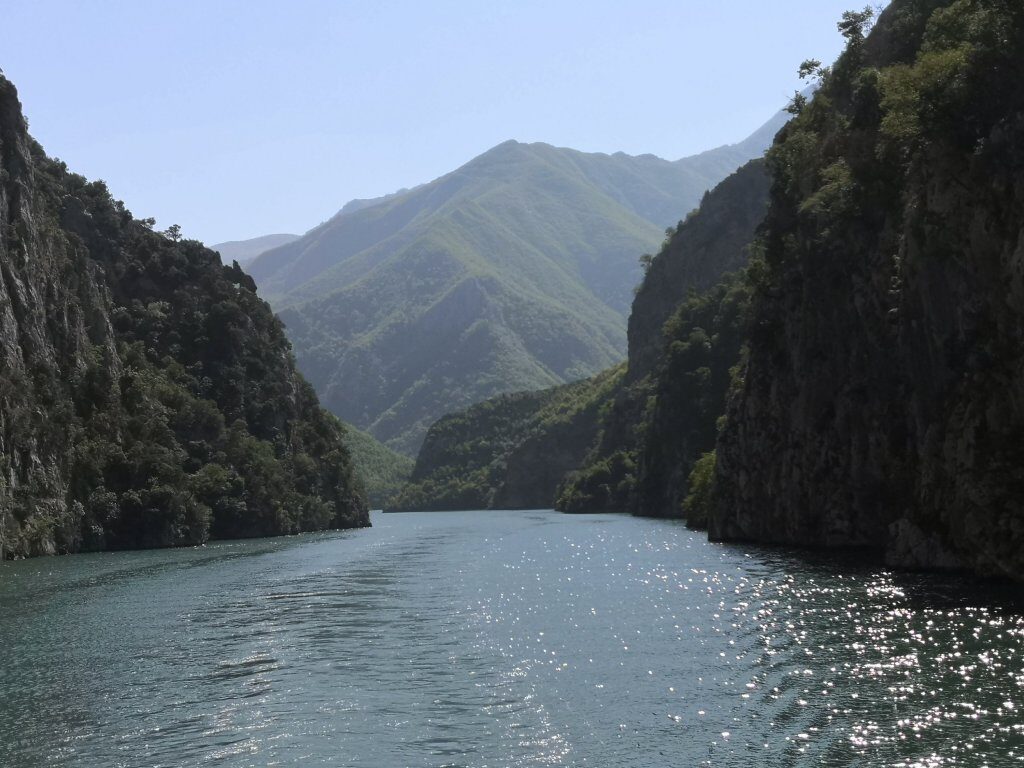 Komani lake, Albanian bloody Airways, and rest in peace Queen Elizabeth. 39 img 20220908 1050033987025966332946415 4455744