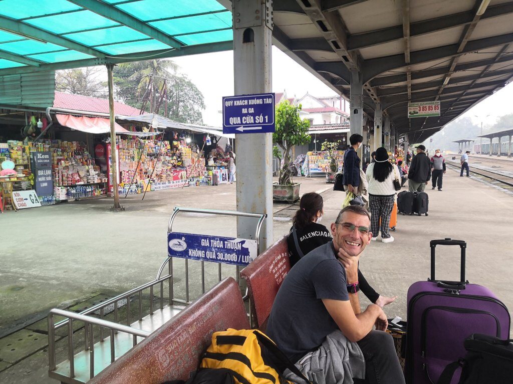 Time for Lauren to join us, all meeting in Danang π 2 img 20230304 0741512547052416059519286 3866807