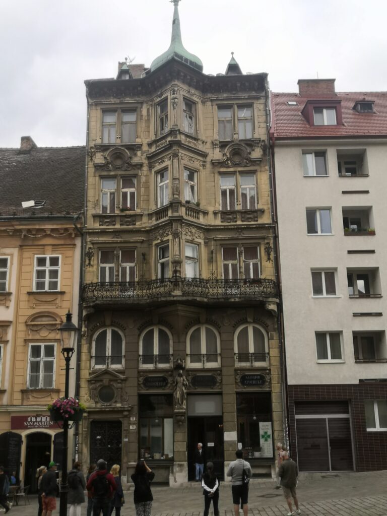 Good morning from Bratislava, Slovakia. 7 IMG 20250530 175417 1 768x1024 9416362