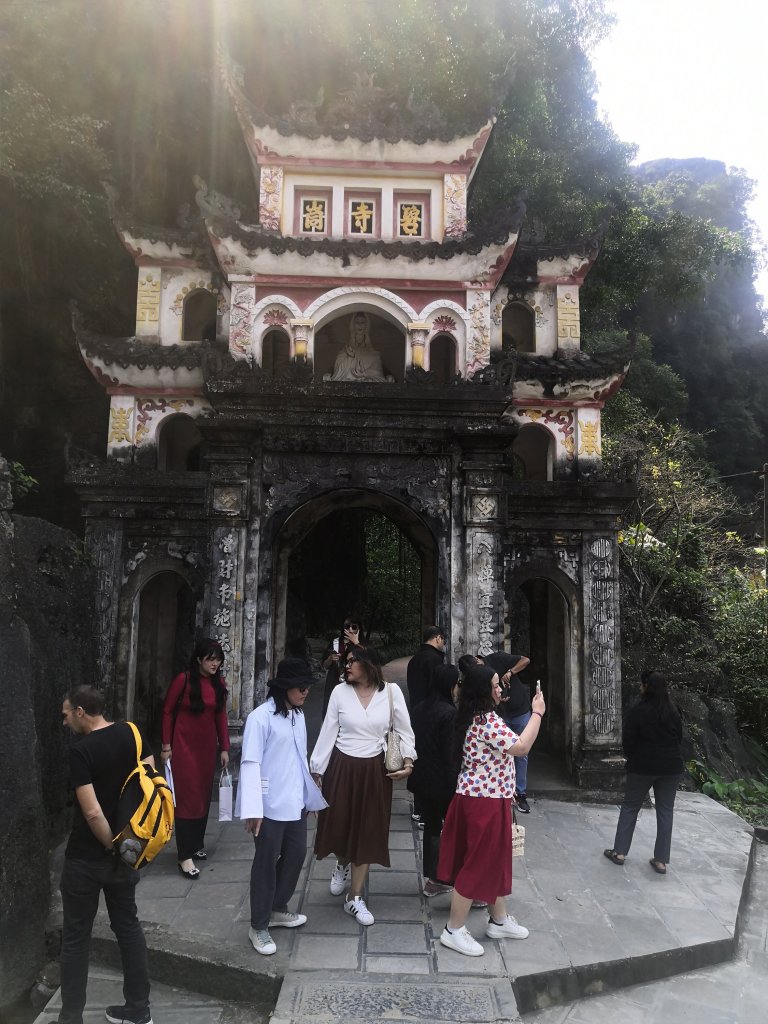 Beautiful Tam Coc 19 img 20230225 1143073665925679767984139 9885796 7206405.